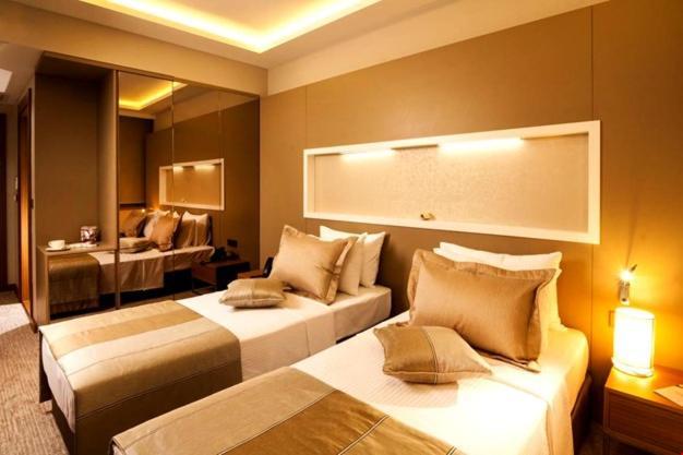 Majura Hotel Business Измир Екстериор снимка