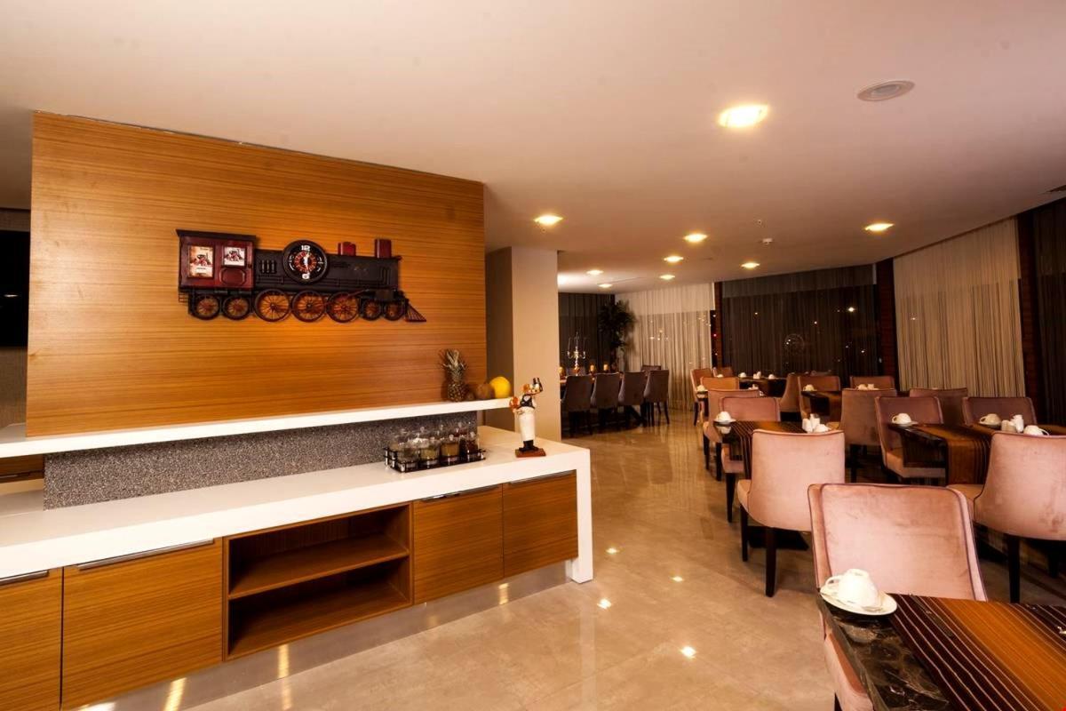 Majura Hotel Business Измир Екстериор снимка