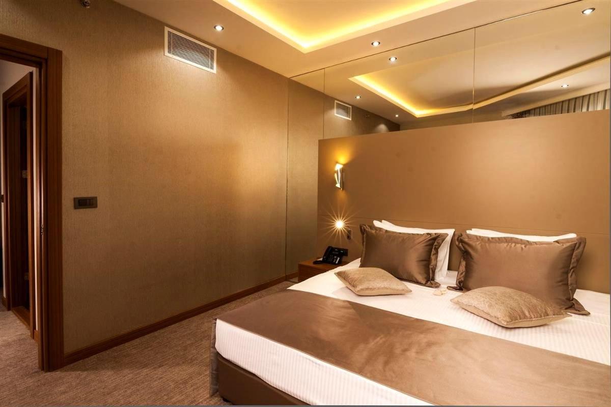 Majura Hotel Business Измир Екстериор снимка
