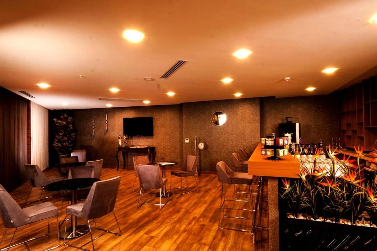 Majura Hotel Business Измир Екстериор снимка