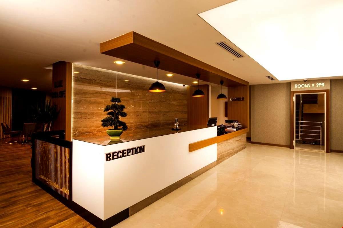 Majura Hotel Business Измир Екстериор снимка